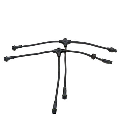 Conector de cable impermeable tipo T M18 con clasificación IP68 y construcción de nylon PA66 para uso en exteriores